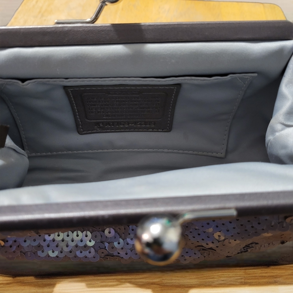 Coach Audrey Sequin Clutch. Special Edition Kisslock. - Picture 4 of 7